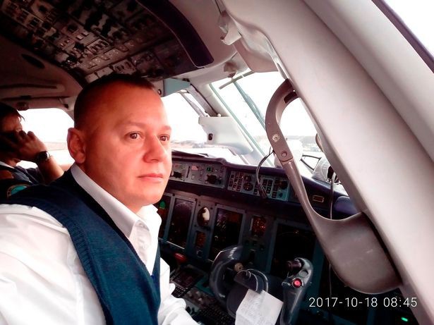 
Một thành viên của phi hành đoàn, cơ phó Sergey Gambaryan (Ảnh: Mirror)