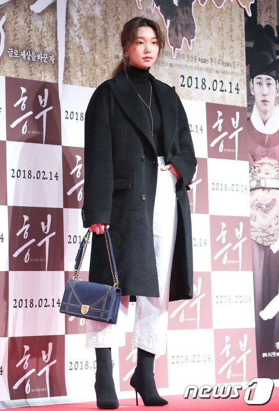 
Người mẫu Lee Ho Jung với phong cách thời trang ấn tượng.