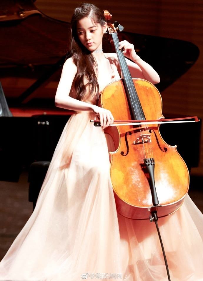  
Công chúa cello xứ Đài - Âu Dương Na Na.