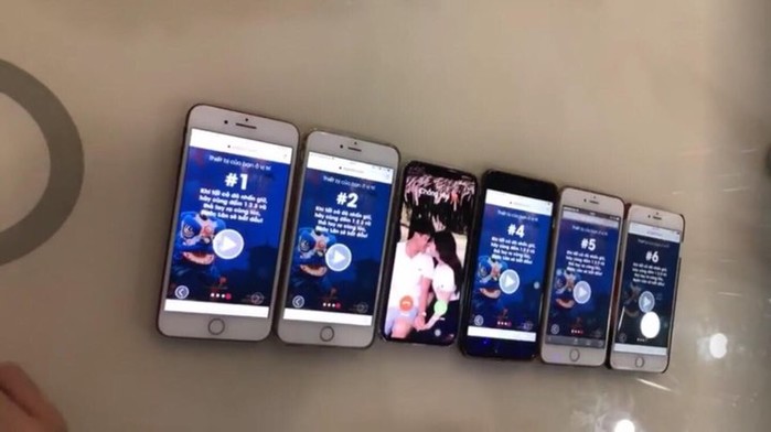
Bức ảnh trong điện thoại được cho là của Hoà Minzy và bạn trai cô đang lan truyền chóng mặt trên mạng xã hội. - Tin sao Viet - Tin tuc sao Viet - Scandal sao Viet - Tin tuc cua Sao - Tin cua Sao