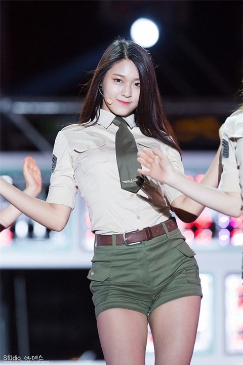 
Seolhyun của AOA xếp vị tr1i thứ 2 với 11 phiếu bầu chọn.