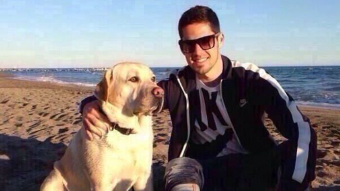 
Ngôi sao của Tây Ban Nha từng khiến người hâm mộ ngôi sao Lionel Messi dậy sóng khi lấy tên của cầu thủ người Argentina đặt tên cho chú cún cưng của mình.