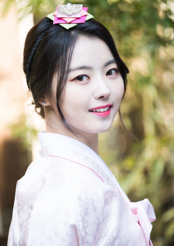 Sao Hàn ai diện trang phục Hanbok đẹp nhất khi chúc mừng năm mới 2018