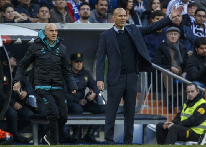 
Thành tích giúp đội bóng Hoàng gia giành hai chức vô địch Champions League liên tiếp đã đưa HLV Zidane lọt top những nhà cầm quân hưởng lương cao nhất thế giới. Tuy nhiên, tương lai của ông thầy người Pháp tại Real Madrid đang bị đe doạ vì sự tuột dốc thảm hại của Los Blancos trong mùa giải hiện tại.