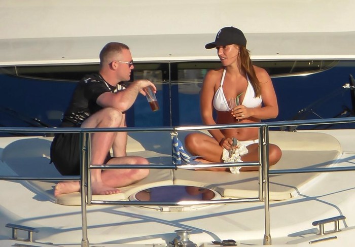 
Vợ chồng Rooney tận hưởng kỳ nghỉ hè tại Mykonos năm ngoái.