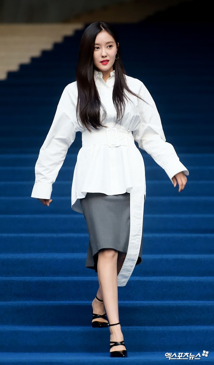 Sao nữ Hàn tại show thời trang: Người sang chảnh cá tính kẻ mờ nhạt kém sắc