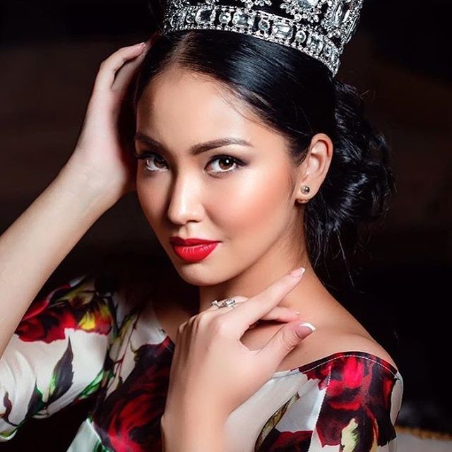 
Người đẹp Sabina Azimbayeva đại diện cho quốc gia Kazakhstan.