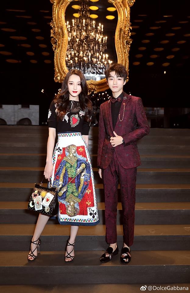 
Vương Tuấn Khải và Địch Lệ Nhiệt Ba tại sự kiện của Dolce&Gabbana trong vai trò đại sứ thương hiệu.