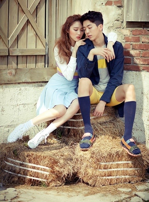 
Nam Joo Hyuk và Lee Sung Kyung từng là người mẫu của YG K+ trước khi chuyển đến YG Entertainment