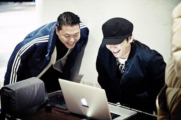 
PSY và Yang Hyun Suk, CEO của YG Entertaiment.
