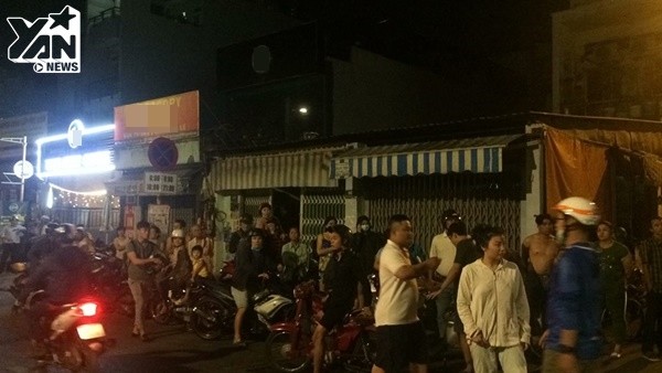 Kinh hoàng: Mất lái ngay trên đường phố Sài Gòn, xe ben khiến nhiều người bị cuốn bay vào gầm