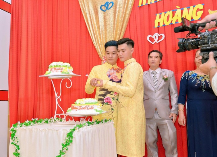 Đám cưới đồng tính của cặp đôi điển trai ở Đồng Tháp gây xôn xao cư dân mạng