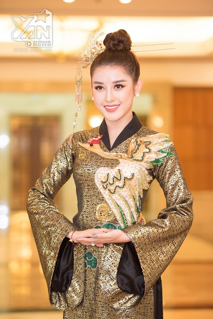 
NTK Ngô Mạnh Đông Đông luôn có thế mạnh về sáng tạo phụ kiện và những trang phục độc lạ.