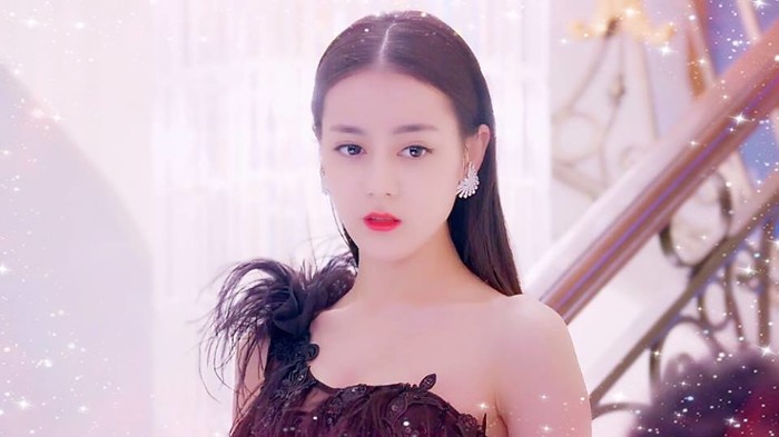 Netizen Hàn hết lời khen ngợi nhan sắc Địch Lệ Nhiệt Ba, gọi cô là bản sao hoàn hảo của Jun Ji Hyun