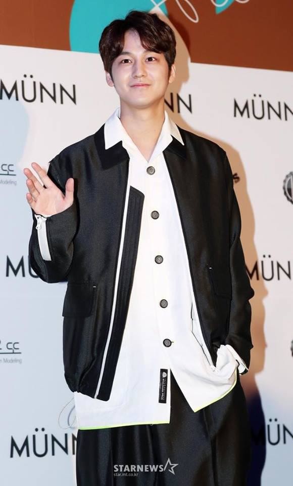 
Sau một thời gian vắng bóng, Kim Bum mới xuất hiện trở lại tại sự kiện Tuần lễ thời trang Seoul.