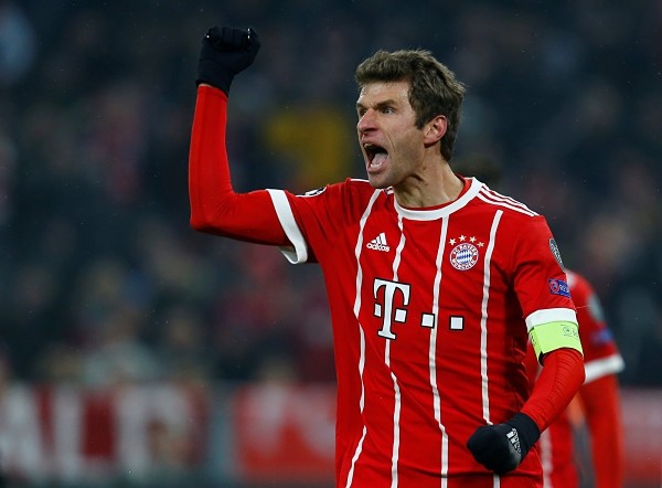 
Đóng góp 4 trong tổng số 8 bàn thắng ở vòng 1/8 cúp C1 năm nay của Bayern Munich (2 bàn thắng, 2 kiến tạo), Thomas Muller đang cho thấy phẩm chất chơi bóng toàn diện của mình. Anh xứng đáng là một trong những tiền đạo đa năng hàng đầu thế giới hiện nay.