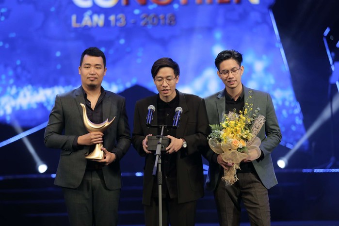 
Ngay sau đó, nhóm Ngọt tiếp tục nhận được giải thưởng Bài hát của năm.
