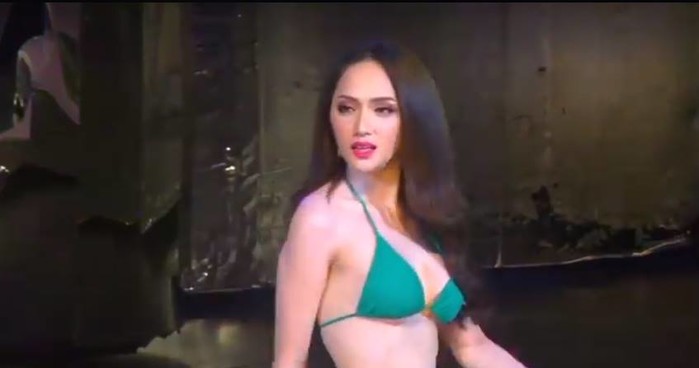 Hương Giang Idol diện bikini bốc lửa trong đêm Bán kết Hoa hậu Chuyển giới