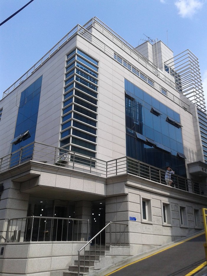 
Trụ sở mới hoành tráng nằm ngay ở khu vực trung tâm Seoul của Big Hit.