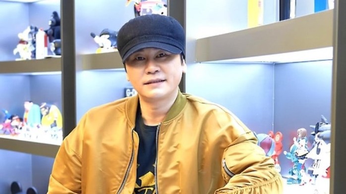 
Chủ tịch Yang Hyun Suk luôn khiến fan thất vọng vì "dùng lịch sao Hỏa" để quản lý gà nhà.