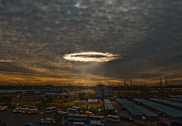 
Dấu hiệu UFO sắp đến trái đất ư?