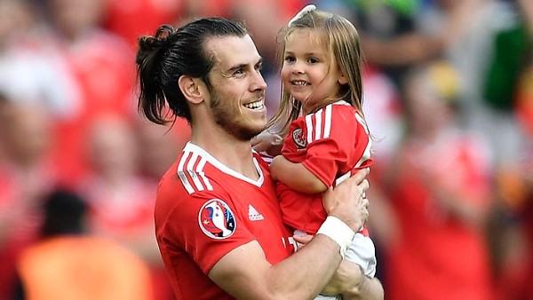 
Alba Violet - cô con gái 4 tuổi là nguồn động viên to lớn của Gareth Bale mỗi khi anh phải đối đầu với những chấn thương.