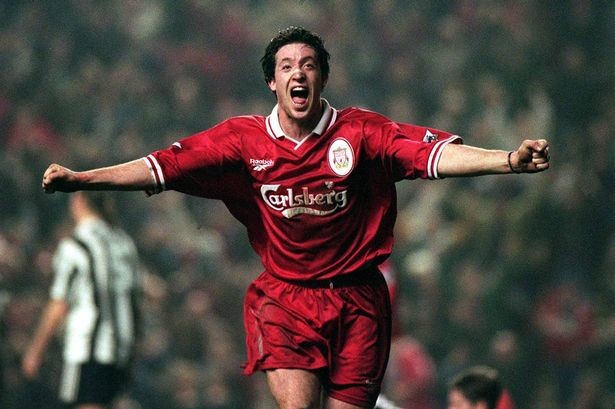 
Robbie Fowler được biết đến là một trong những cầu thủ ghi bàn xuất sắc nhất lịch sử của giải bóng đá Ngoại hạng Anh với 162 bàn thắng. Trong 9 mùa giải từng thi đấu cho Liverpool, Robbie Fowler có hai lần lập được một cú Poker. Lần đầu vào ngày 23/09/1995 khi Liverpool thắng Bolton Wanderers với tỷ số 5-2. Và lần thứ hai là vào mùa giải tiếp theo khi Liverpool hạ Middlesbrough 5-1.