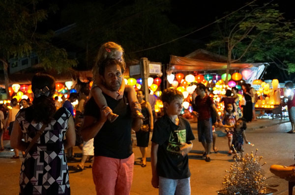 Trải nghiệm cực chất với 7 chợ đêm nổi tiếng độc đáo nhất Việt Nam