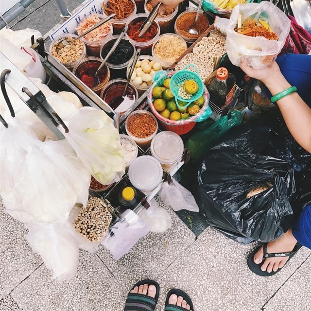 Top 5 hàng bánh tráng trộn “danh bất hư truyền” ở Sài Gòn