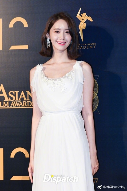 Xinh đẹp thôi đã là gì, Yoona còn được khen hết lời vì bắn tiếng Trung như gió tại lễ trao giải phim
