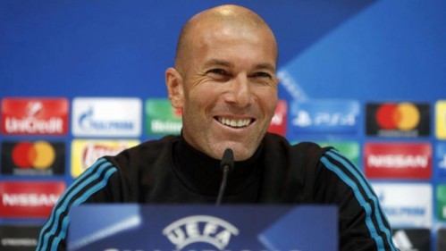 Giành tới 2 danh hiệu Champions League trong 2 mùa giải liên tiếp, nhưng lại mới chỉ có duy nhất một chức vô địch Tây Ban Nha, HLV Zinedine Zidane cho biết ông không hiểu lý do nào khiến đội bóng của ông trở nên đáng sợ ở giải đâu châu lục hơn là quốc nội.
Trả lời phỏng vấn trước trận tái đấu với Juve trên sân nhà Bernabeu về vấn đề 'dại nhà khôn chợ', Zidane chia sẻ: "Tôi không biết giải thích ra sao nữa."
Giành tới 2 danh hiệu Champions League trong 2 mùa giải liên tiếp, nhưng lại mới chỉ có duy nhất một chức vô địch Tây Ban Nha, HLV Zinedine Zidane cho biết ông không hiểu lý do nào khiến đội bóng của ông trở nên đáng sợ ở giải đâu châu lục hơn là quốc nội.
Trả lời phỏng vấn trước trận tái đấu với Juve trên sân nhà Bernabeu về vấn đề 'dại nhà khôn chợ', Zidane chia sẻ: "Tôi không biết giải thích ra sao nữa."