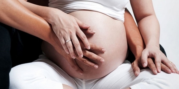 Không nên xoa bụng bầu nhiều vì ảnh hưởng đến thai nhi.