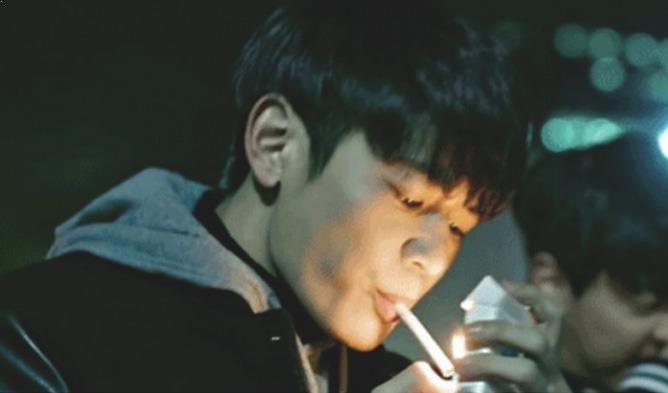 Hé lộ nguyên nhân Minho (Shinee) bắt đầu hút thuốc lá