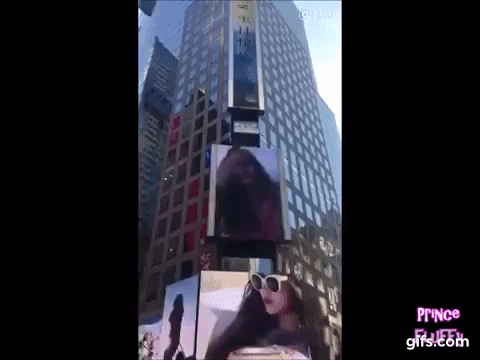
Hình ảnh của Jessica tại tại khu vực Time Square, New York.