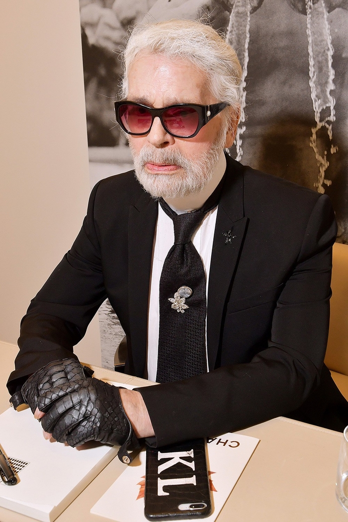 
Karl Lagerfeld, giám đốc sáng tạo của Chanel cho biết mình "phát ngấy" với chiến dịch #MeToo.