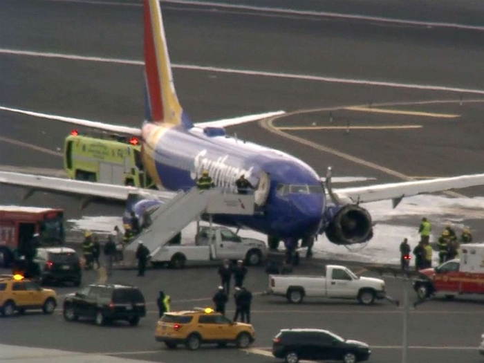 
Chiếc máy bay hạ cánh khẩn cấp đã khiến cho sân bay Philadelphia được một phen hỗn loạn