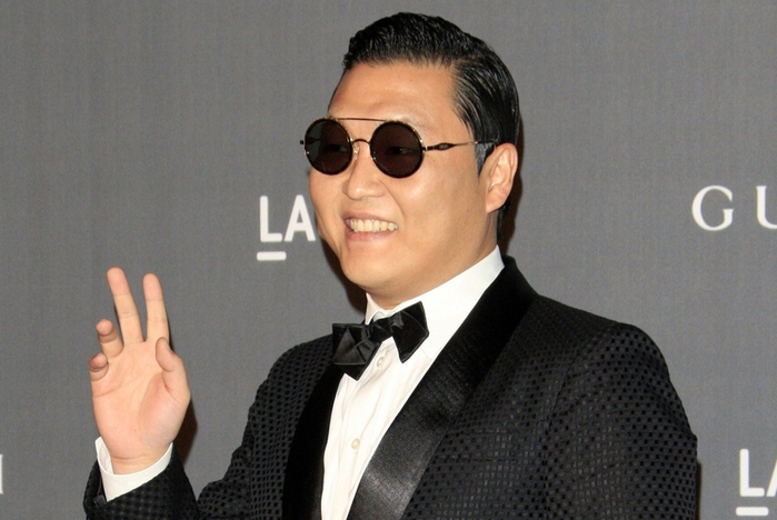 
Vốn chỉ nổi tiếng ở Hàn Quốc, MV Gangnam Style đã nhanh chóng đưa nghệ sĩ của YG Entertainment vươn xa ra toàn thế giới, điều mà mọi idol Hàn Quốc đều khao khát. Hiện tại, sau khi phát hành album mới, 4×2=8, anh giúp khối tài sản vốn có tăng lên 45 triệu USD (gần 1025 tỷ đồng).