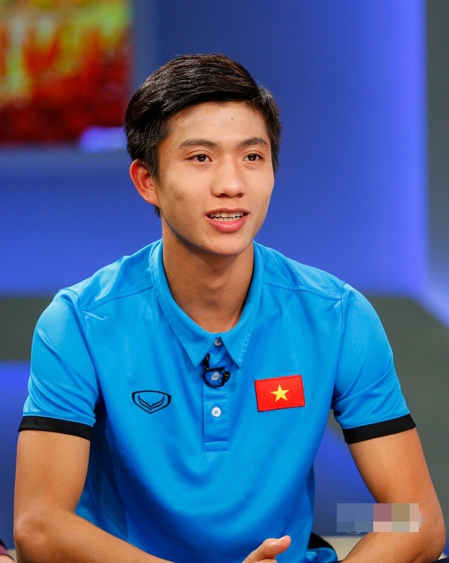 
Phan Văn Đức được biết đến nhiều từ màn thể hiện ấn tượng trong màu áo U23 Việt Nam tại VCK U23 châu Á 2018.  - Tin sao Viet - Tin tuc sao Viet - Scandal sao Viet - Tin tuc cua Sao - Tin cua Sao