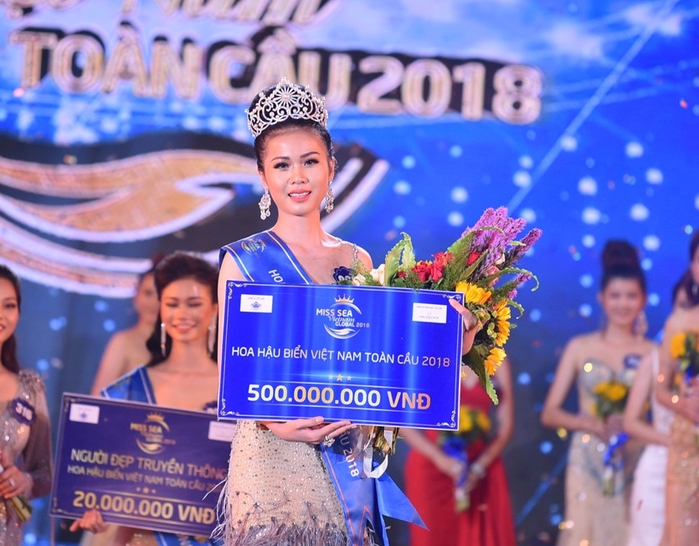 Người đẹp là đồng hương của Nam Em đăng quang Hoa hậu Biển Việt Nam toàn cầu 2018