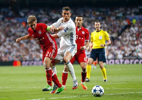 
Ronaldo sẽ tiếp tục là "họng súng" nguy hiểm nhất bên phía Los Bancos để thách thức những nhà ĐKVĐ Bundesliga.