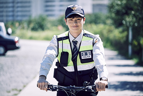 
Là cảnh sát như vẫn đáng yêu thế à SungJae.