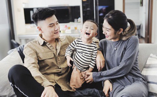 Yan - Gia đình hạnh phúc của Trang Lou và Tùng Sơn.