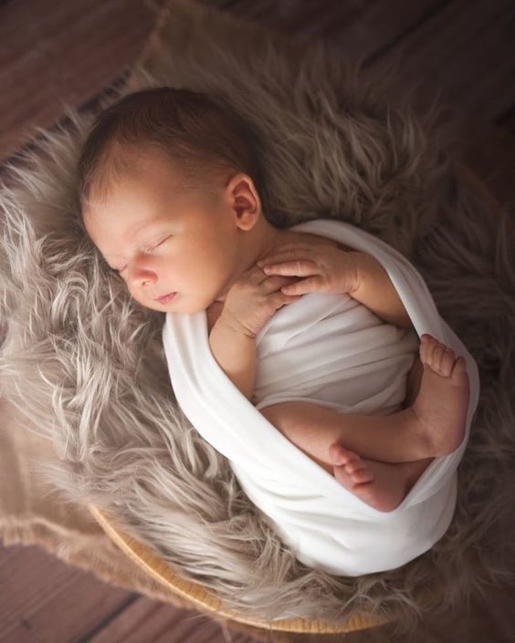 
Nếu bé phát ra âm thanh lạ khi ngủ thì mẹ cũng đừng lo nhé!