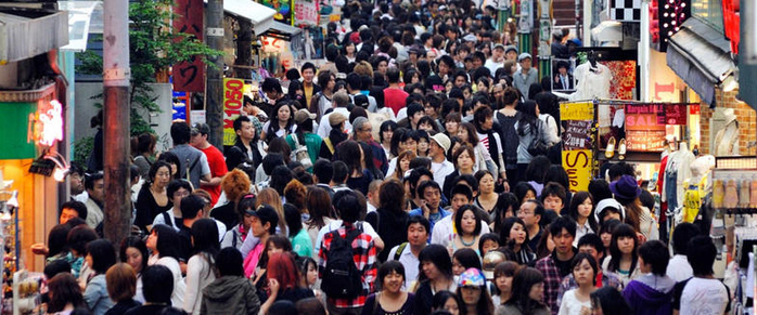 
Dòng người trên phố Takeshita, quận Harajuku, Tokyo, Nhật Bản. Thực sự nghẹt thở.