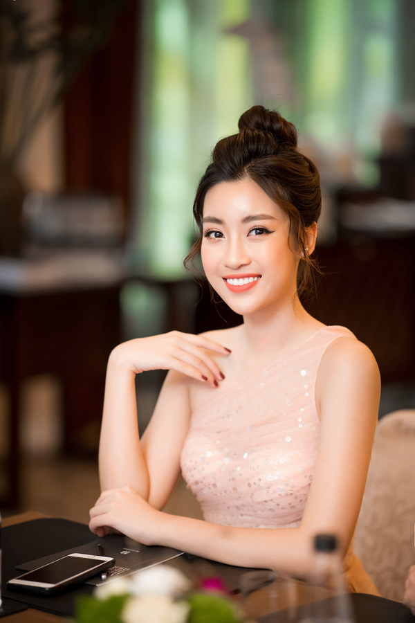 Bất ngờ khi Hoa hậu Đỗ Mỹ Linh sắp trở thành biên tập viên đài Truyền hình
