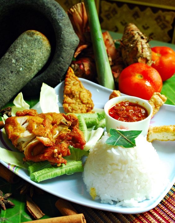 Trổ tài làm món gà rán ngon nhất Indonesia, siêu đưa cơm chiêu đãi cả nhà