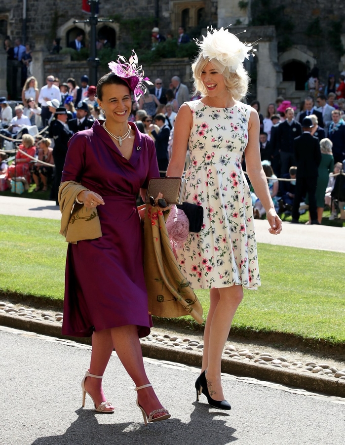 Công tước xứ Cornwall mượn lại ý tưởng trang phục của Angela Phương Trinh?