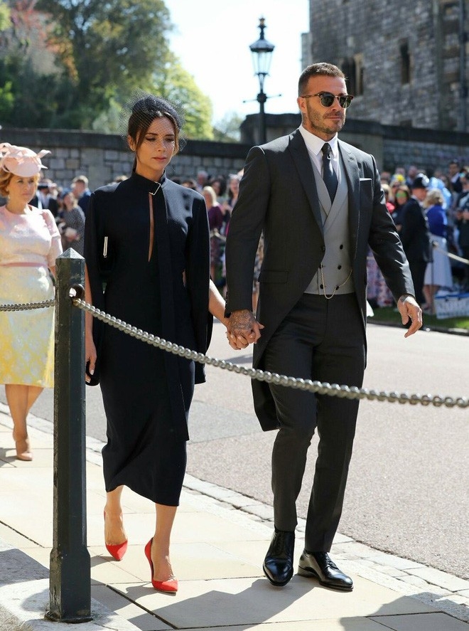 
Vợ chồng David Beckham xuất hiện quá đẹp đôi tham dự đám cưới Hoàng gia Anh. Cặp vợ chồng quyền lực này từng là khách mời danh dự trong đám cưới của Hoàng tử William và Công nương Kate Middleton vào năm 2011.​