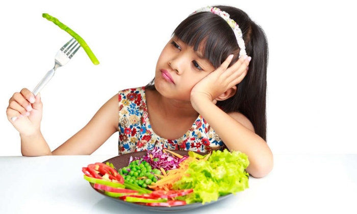 
Cho trẻ thử nhiều loại thực phẩm khác nhau nhưng đừng bắt ép con nhé.