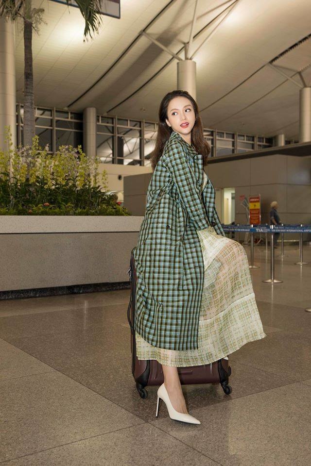 Xuất hiện tại sân bay, Hương Giang gây chú bởi phong cách thời trang nổi bật
